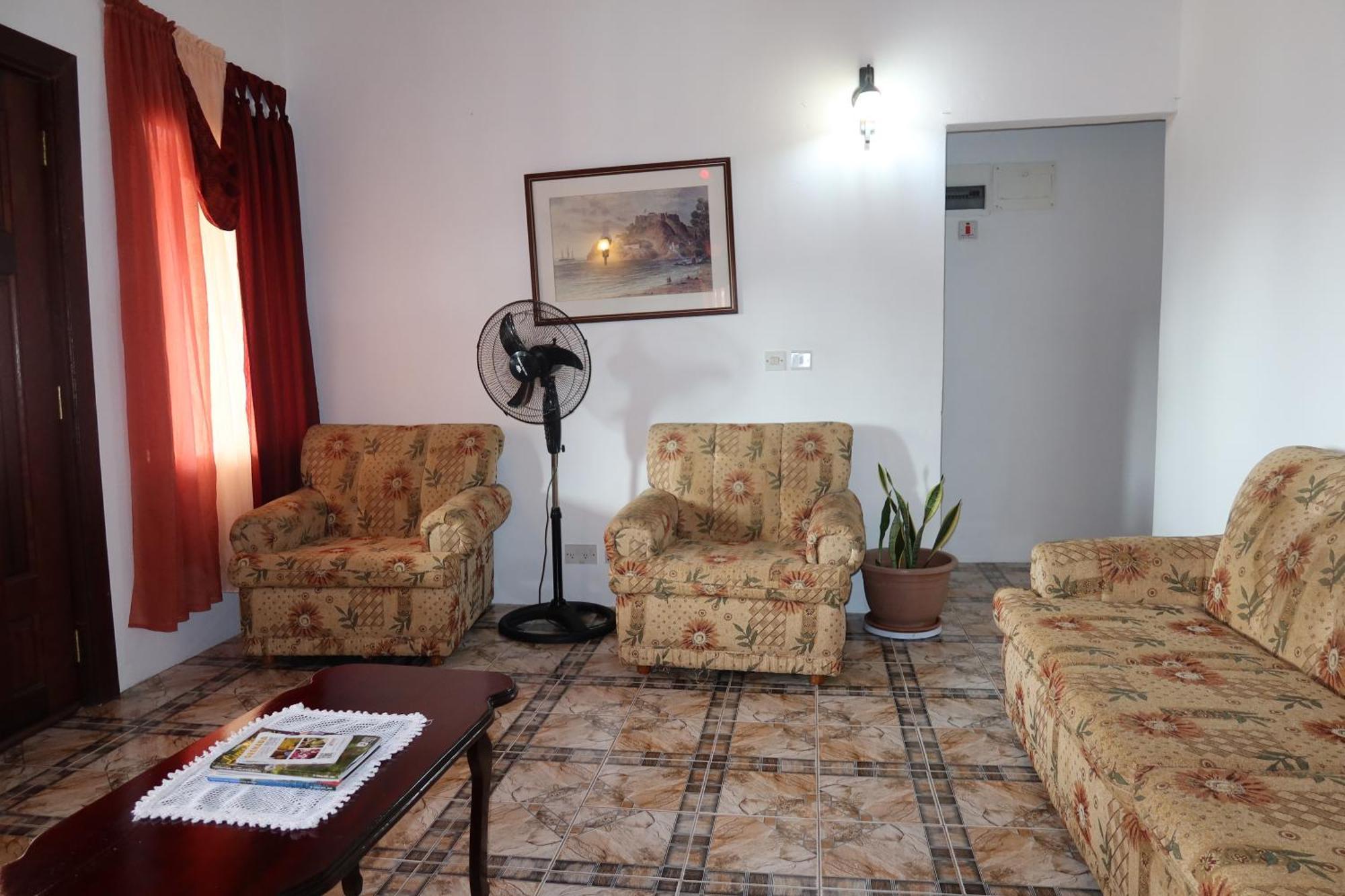 Elegant Rays Apartment- Golf Course , Grenada 格兰德 外观 照片