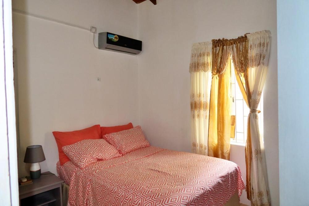 Elegant Rays Apartment- Golf Course , Grenada 格兰德 外观 照片